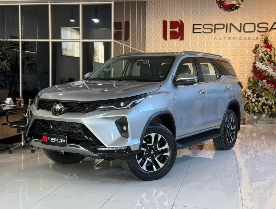 Toyota Hilux SW4 SRX Plat. 4x4 2.8 TB Die. Aut.