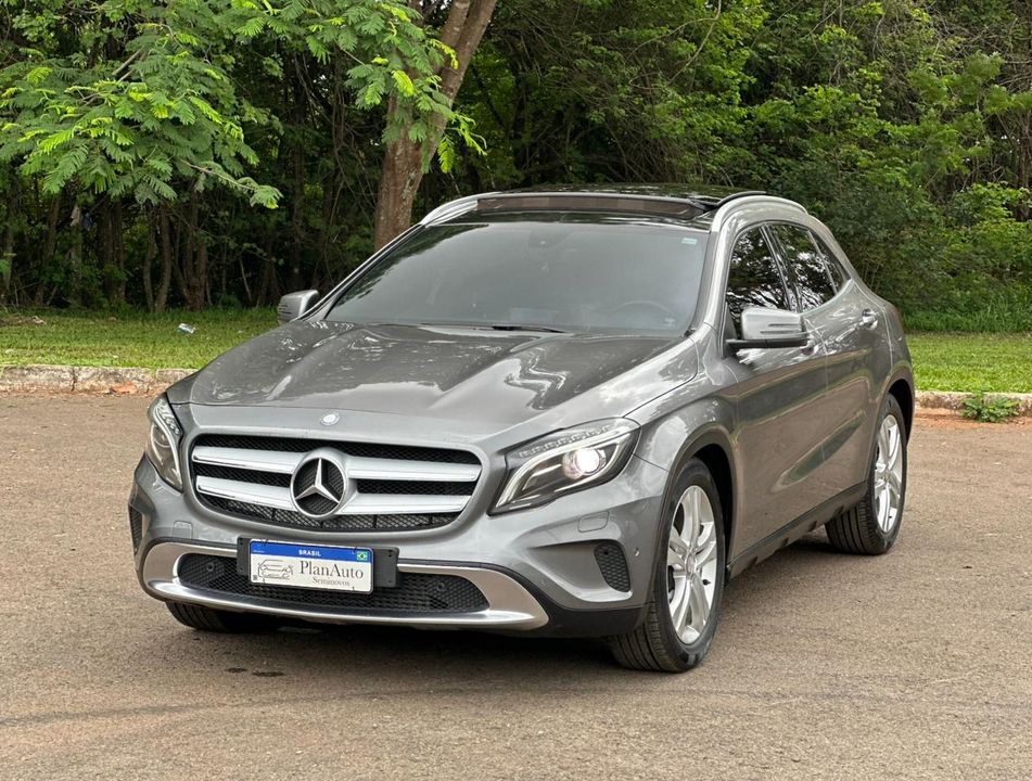 Mercedes GLA 200 Vis. Black Ed. 1.6 TB 16V  Aut.