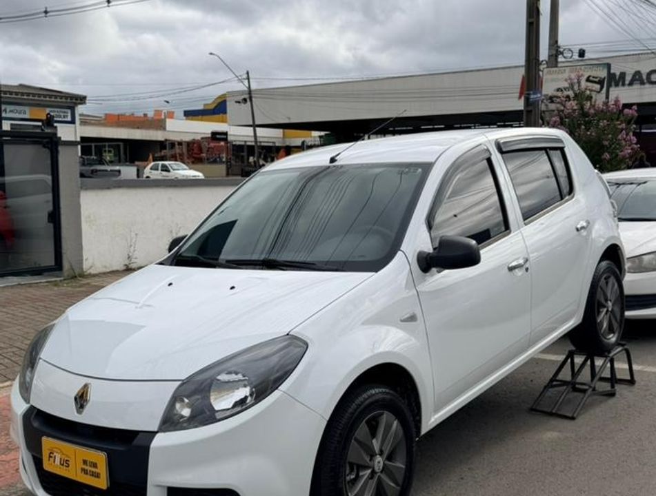 Renault SANDERO Authentique Hi-Flex 1.0 16V 5p