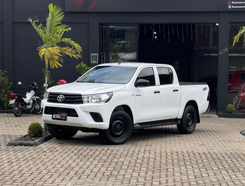 Toyota Hilux CD 4x4 2.8 Diesel Mec.