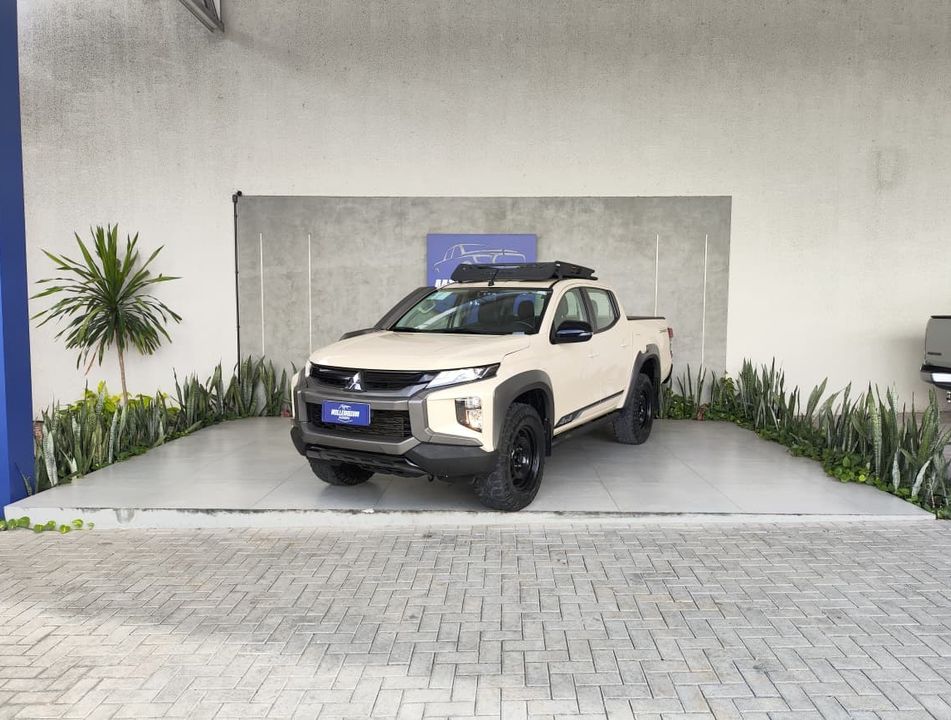 Mitsubishi L200 Triton Savana 2.4 4x4 Die. Aut.