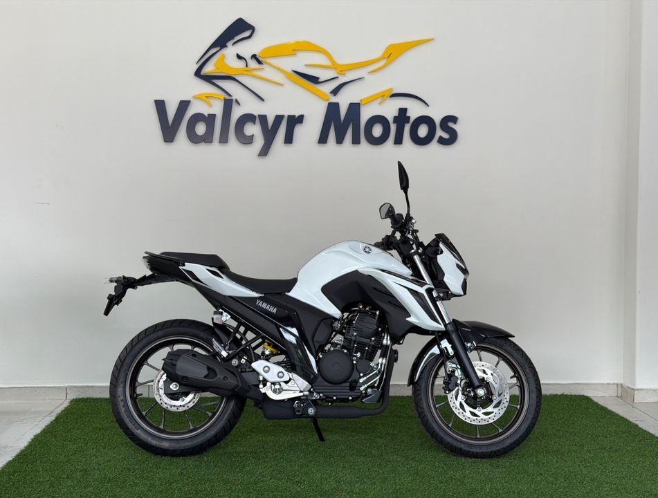 YAMAHA FZ25 CONNECTED