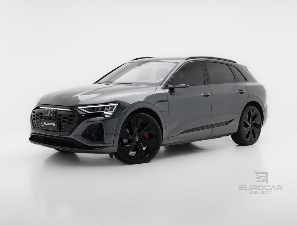 Audi Q8 E-TRON Performance Black (Elétrico)