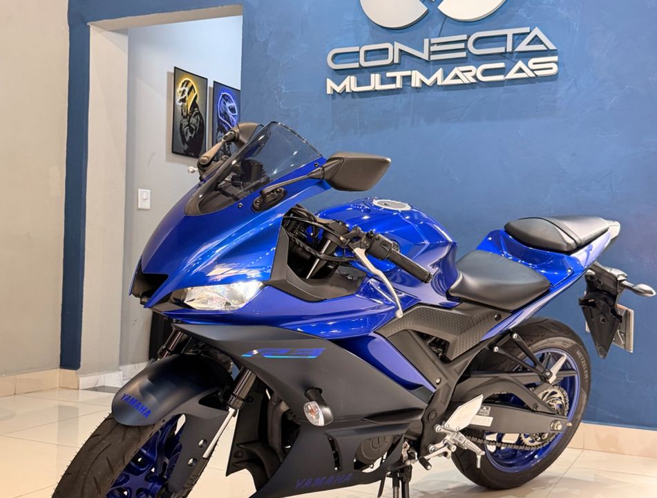 YAMAHA YZF R-3 321/ABS
