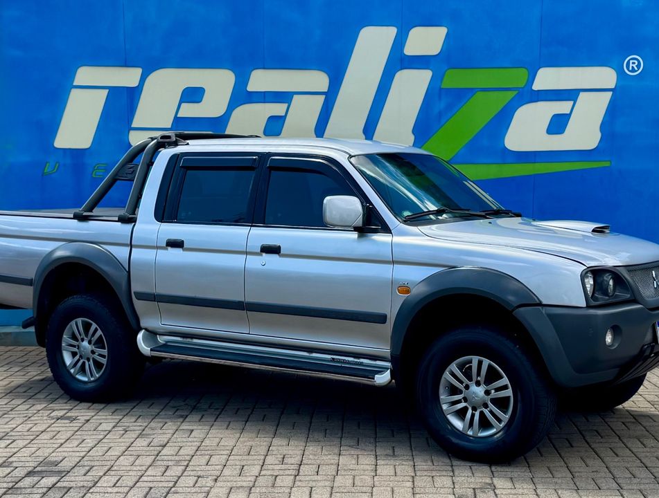 Mitsubishi L200 OUTDOOR HPE 2.5 4x4 CD T.Dies. Aut.