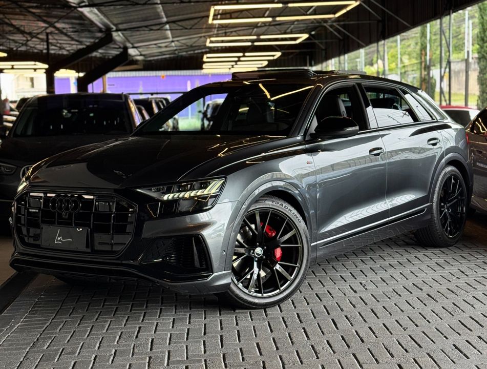 Audi Q8 Perf.Black 3.0 TFSI Quat. S-tr/(Híb.)
