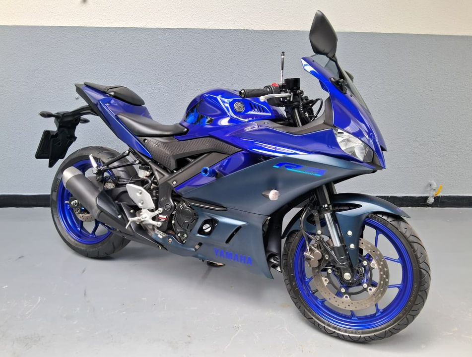 YAMAHA YZF R-3 321/ABS