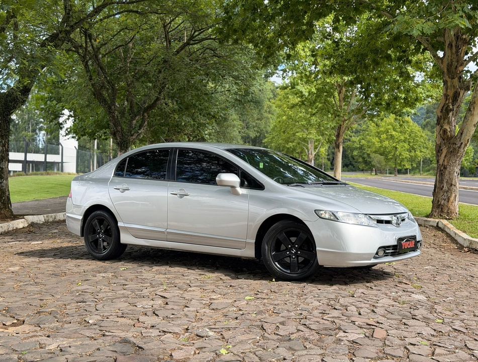 Honda Civic Sedan LXS 1.8/1.8 Flex 16V Aut. 4p