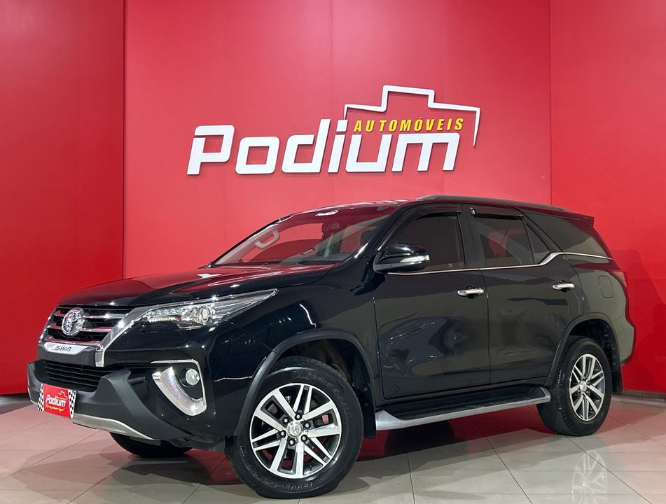 Toyota Hilux SW4 SRX 4x4 2.8 TDI 16V Dies. Aut.