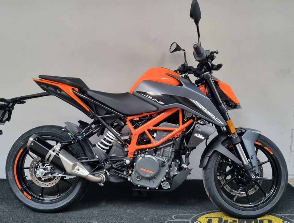 KTM DUKE 390