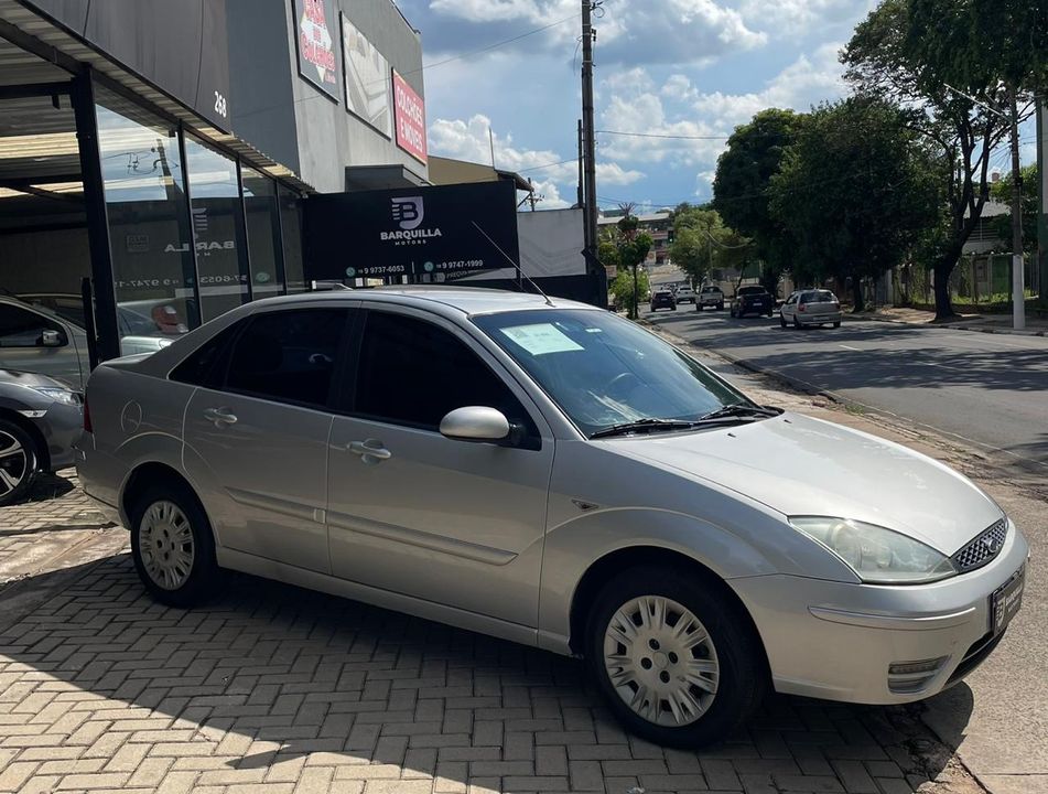 Ford Focus Sedan 1.6/1.6 Flex 8V/16V 4p Mec.