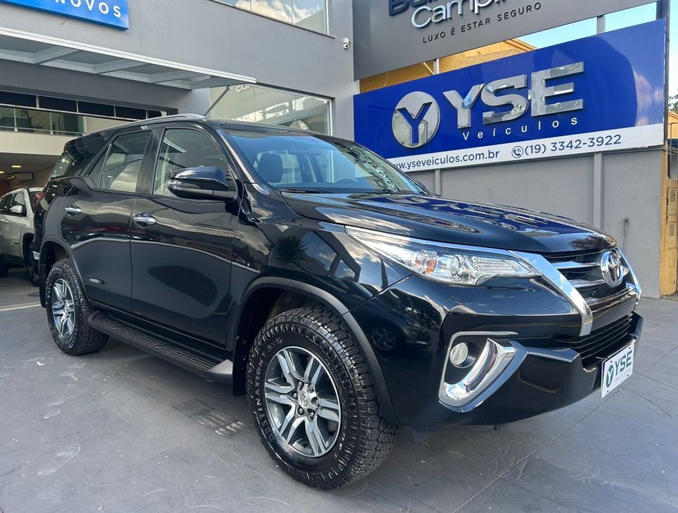 Toyota Hilux SW4 SRV 4x2 2.7 Flex 16V Aut.