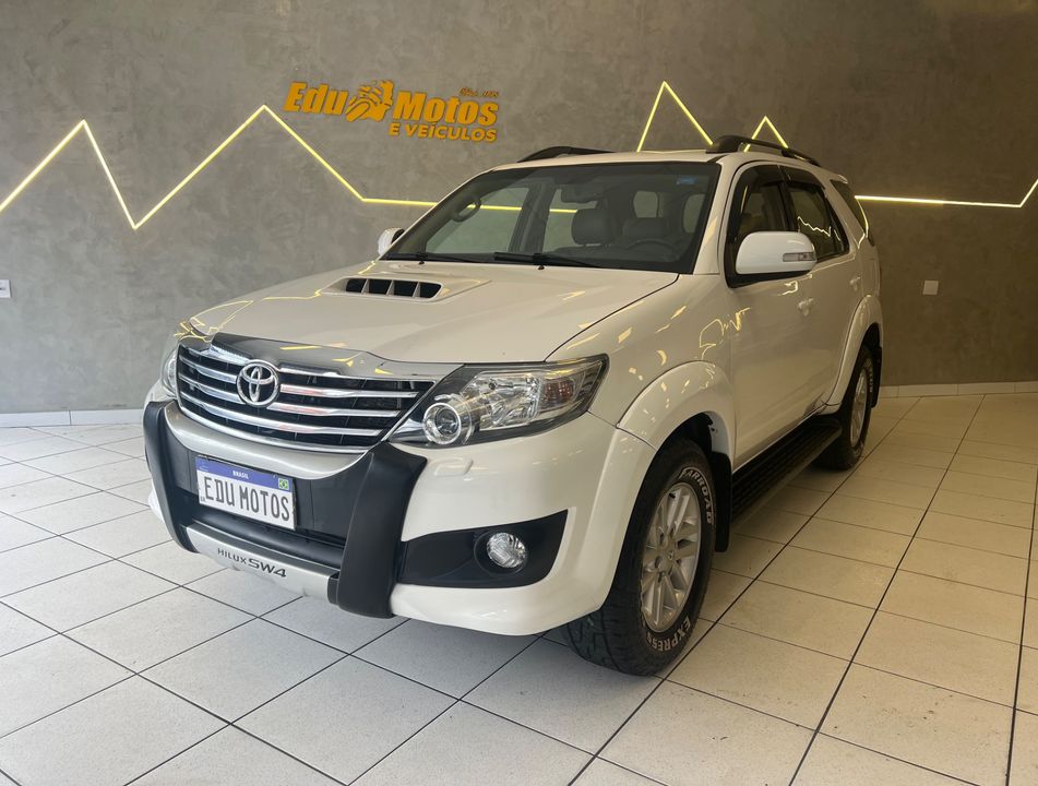 Toyota Hilux SW4 SRV D4-D 4x4 3.0 TDI Dies. Aut