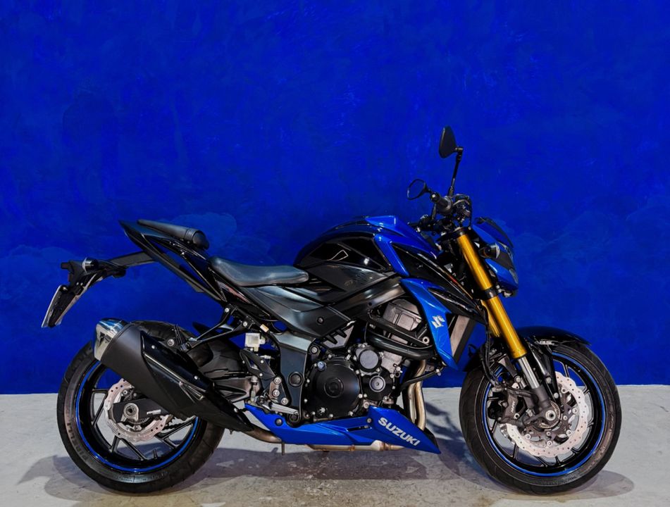 SUZUKI GSX-S 750