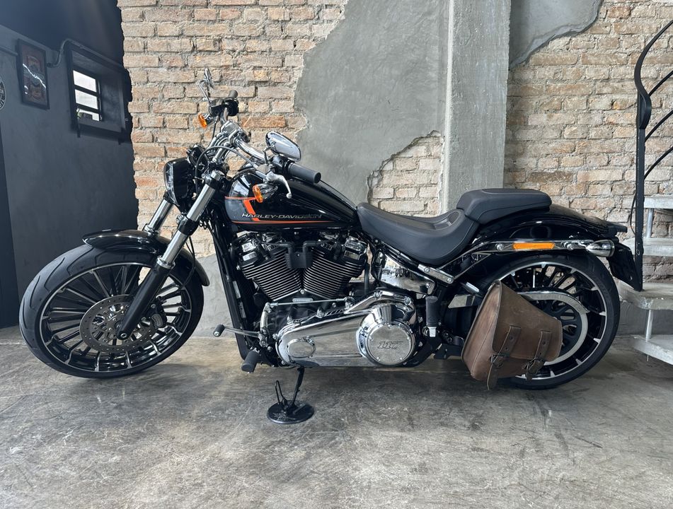 Harley BREAKOUT FXBR