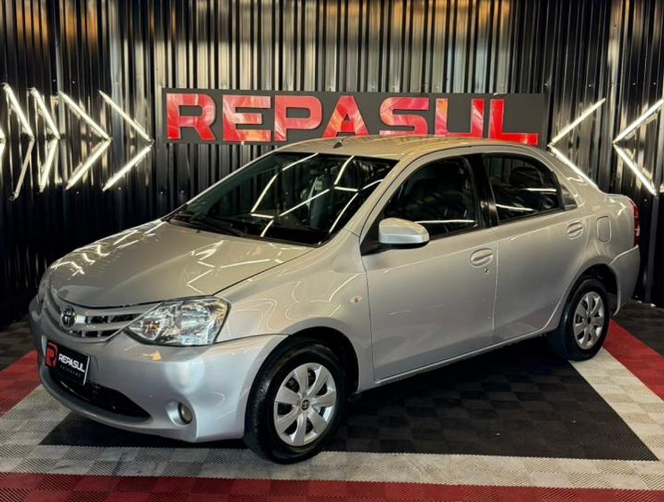 Toyota ETIOS XS Sedan1.5 Flex 16V 4p Mec.