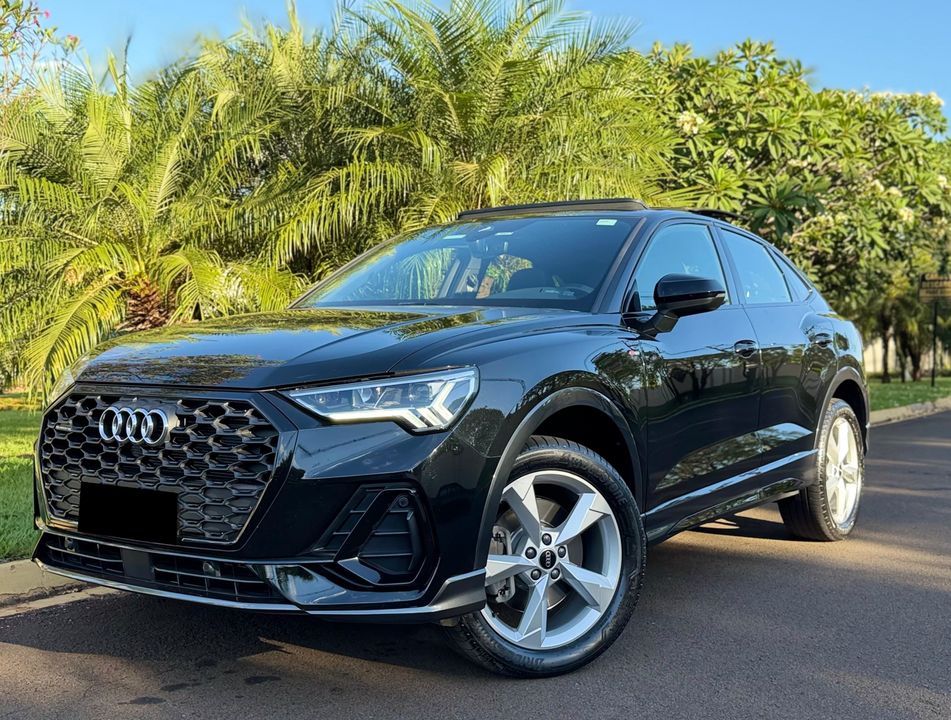 Audi Q3 SPB Perf. Black 2.0 TFSI Tipt. Quat.