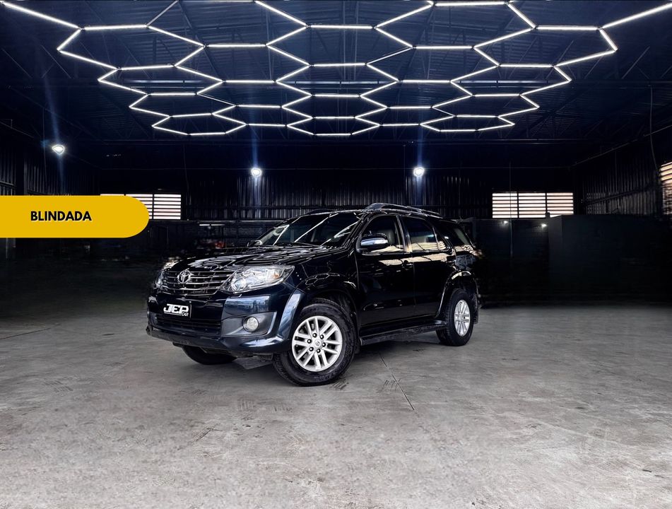 Toyota Hilux SW4 SRV D4-D 4x4 3.0 TDI Dies. Aut