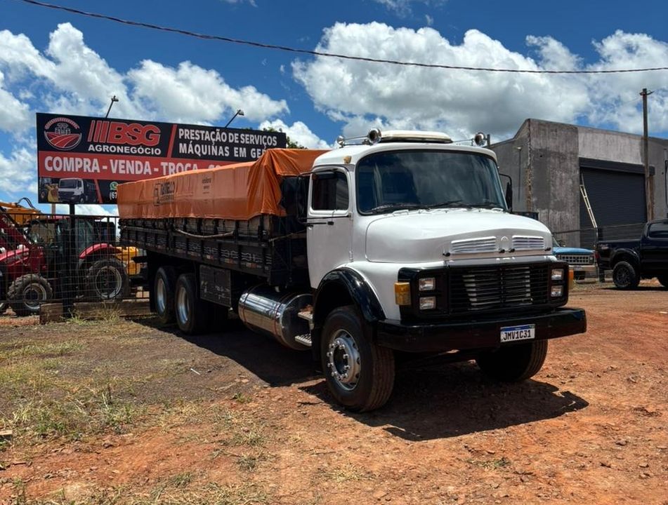 MERCEDES-BENZ L-2216 3-Eixos 2p (diesel)