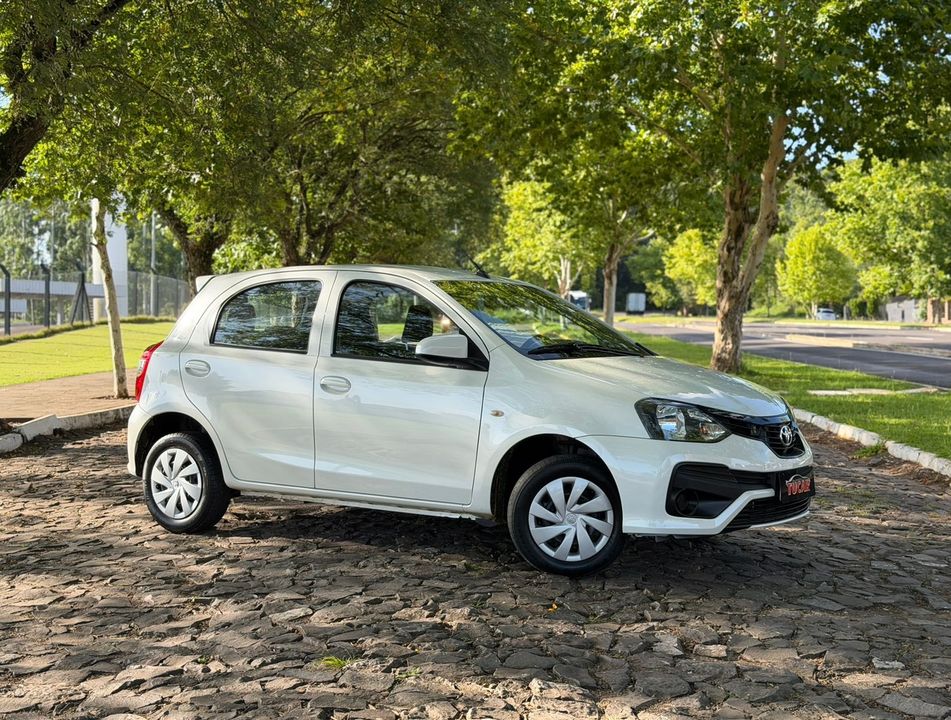 Toyota ETIOS X 1.3 Flex 16V 5p Aut.