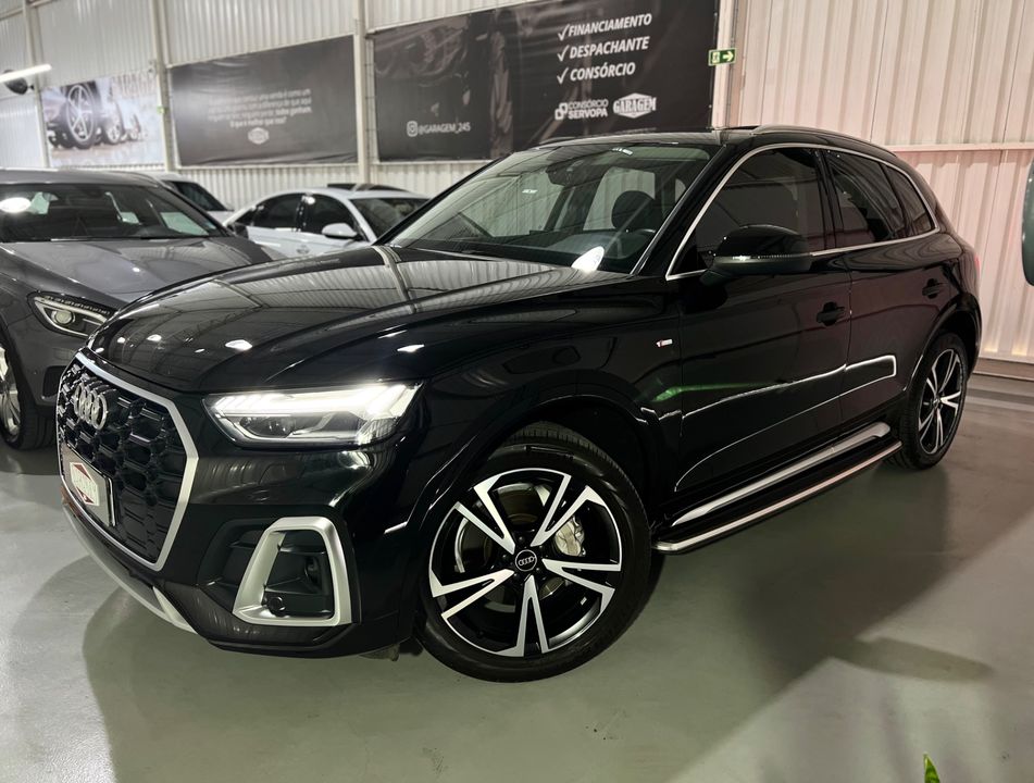 Audi Q5 S-Line Black 2.0 TFSI Quat. S-Tronic