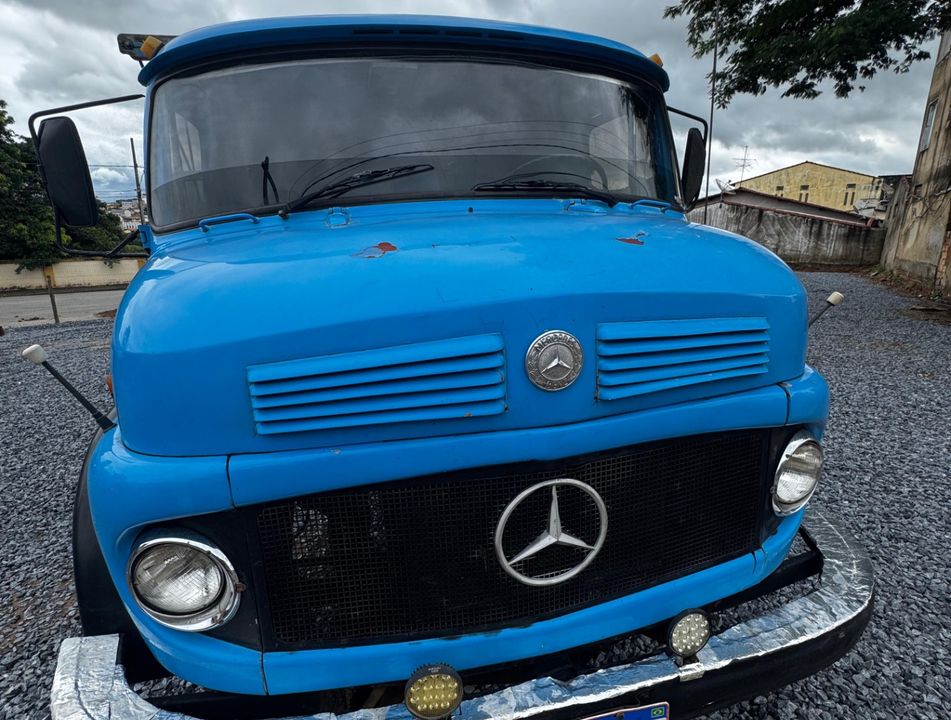 MERCEDES-BENZ L-1113 3-Eixos 2p (diesel)