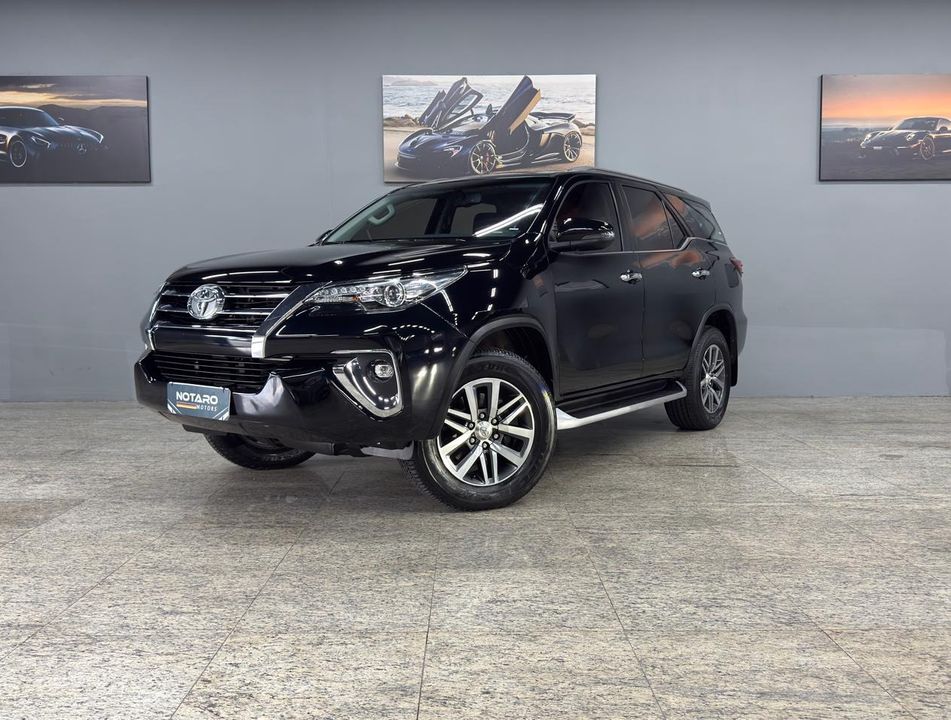 Toyota Hilux SW4 SRX 4x4 2.8 TDI 16V Dies. Aut.