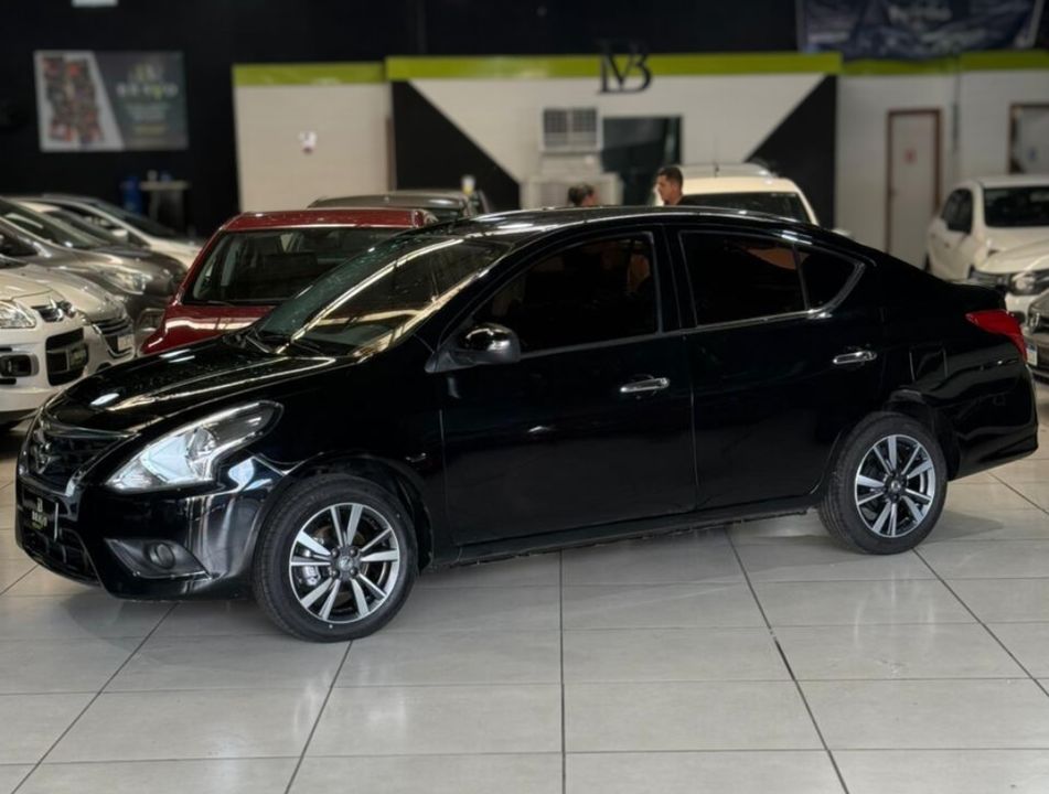 Nissan VERSA SL 1.6 16V FlexStart 4p Aut.