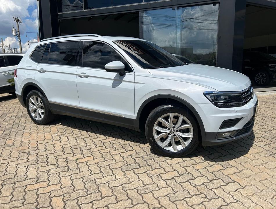 VolksWagen TIGUAN Allspac Comf 250 TSI 1.4 Flex