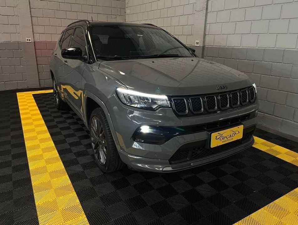 Jeep S T270 1.3 TB 4x2