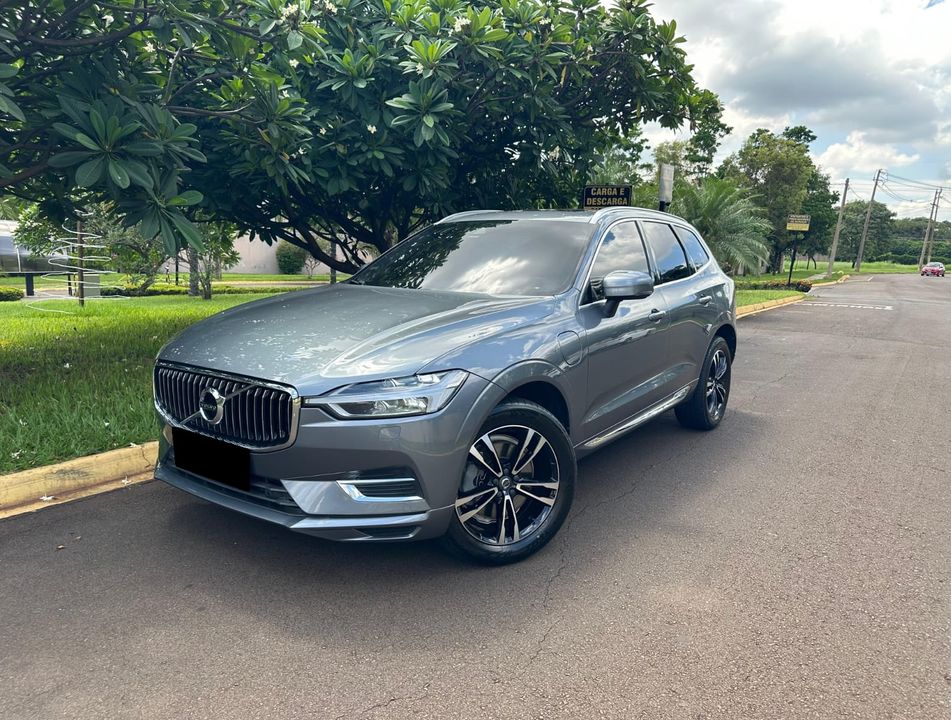  2.0 T8 Hybrid Momentum AWD Geartronic