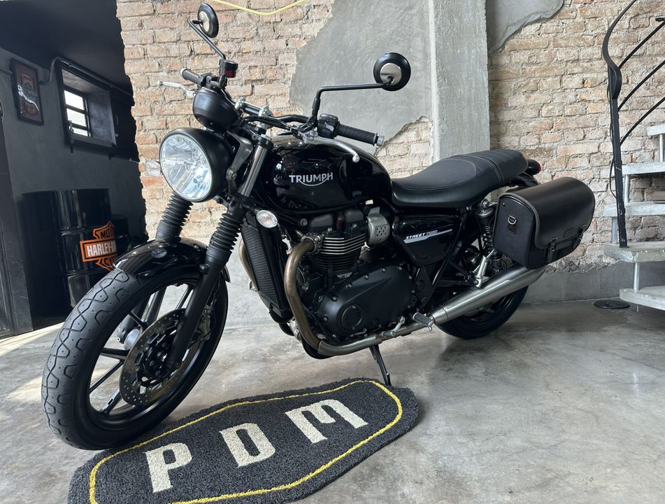 TRIUMPH STREET  TWIN 900cc