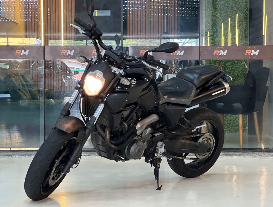 YAMAHA MT-03 660cc