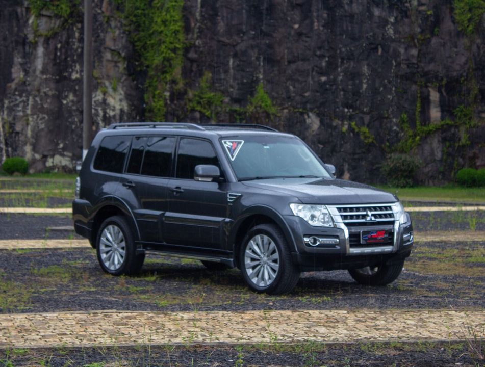 Mitsubishi Pajero HPE Full 3.2 4x4 T.I.Dies. 5p Aut