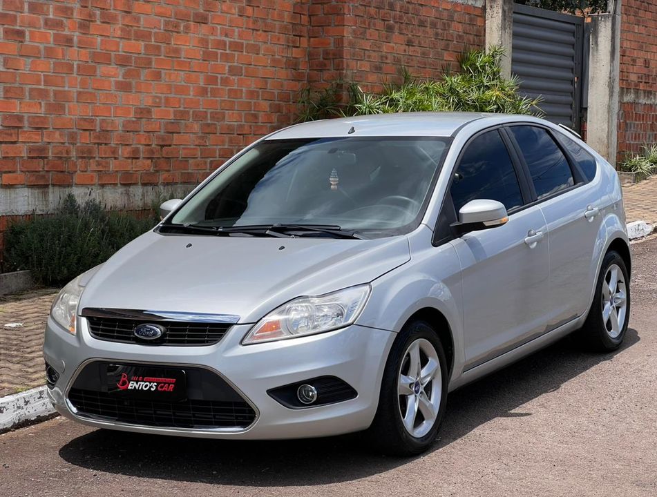 Ford Focus 1.6 S/SE/SE Plus Flex 8V/16V  5p