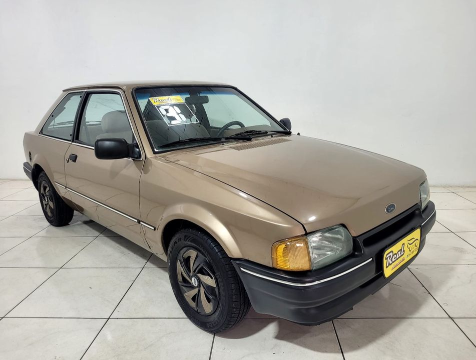 Ford Escort GL 1.6i / 1.6