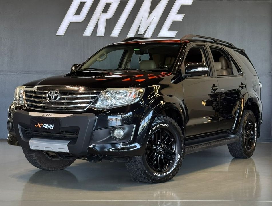 Toyota Hilux SW4 SRV D4-D 4x4 3.0 TDI Dies. Aut