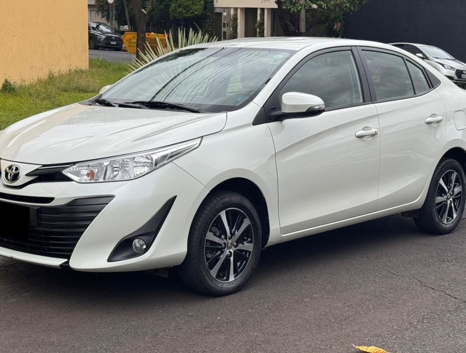 Toyota YARIS XS Sedan 1.5 Flex 16V 4p Aut.