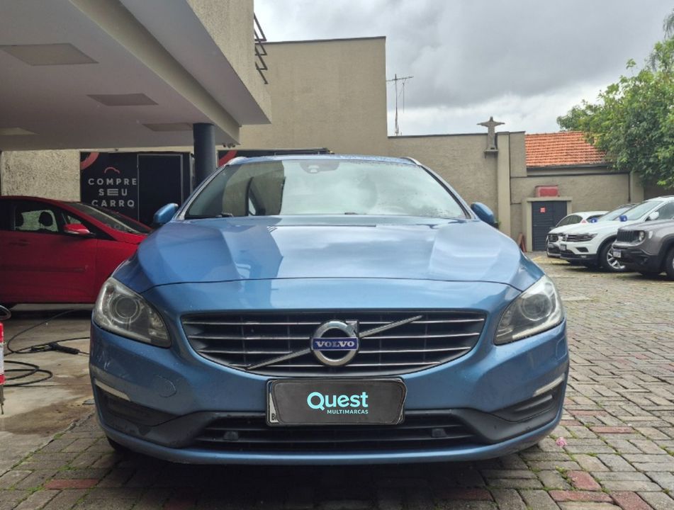 Volvo V60 T-4 MOMENTUM 2.0 190cv 5p