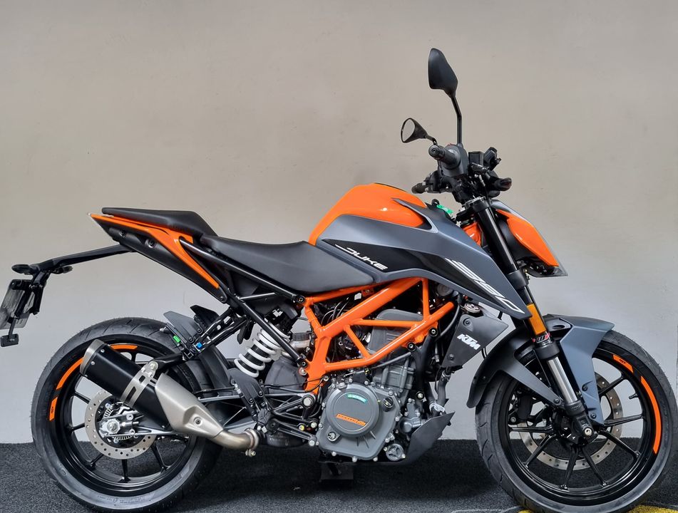 KTM DUKE 390