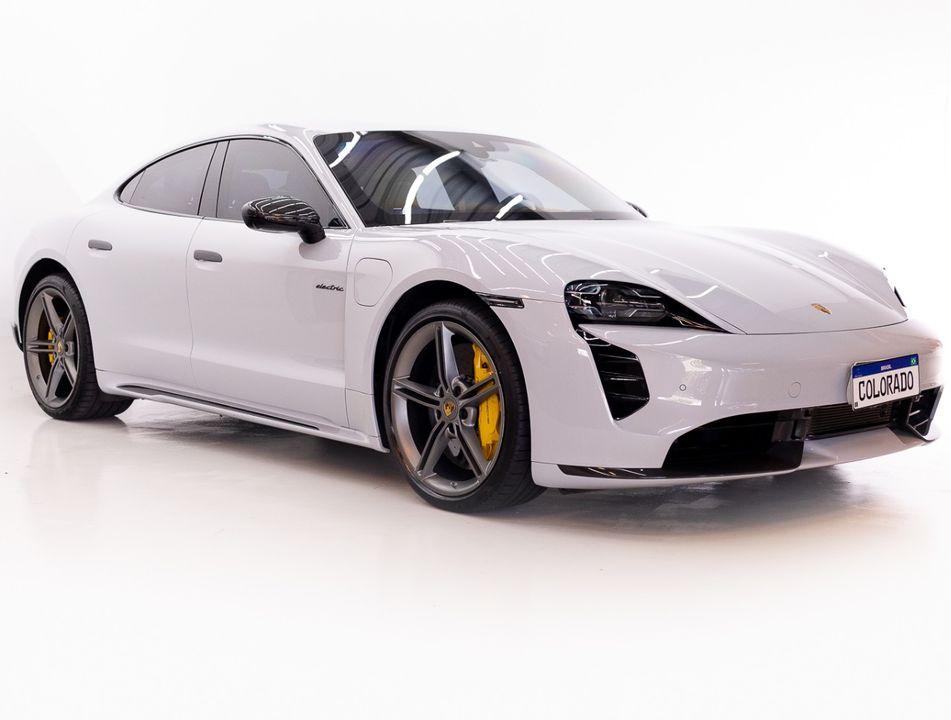 Porsche Taycan GTS (Elétrico) 