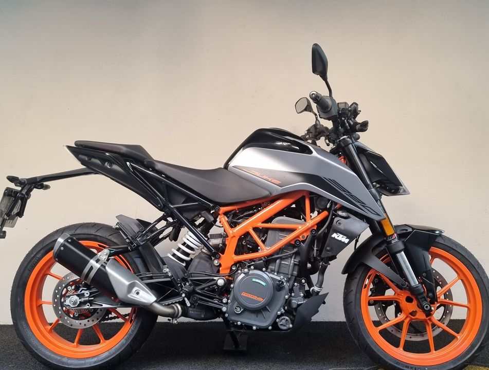 KTM DUKE 390