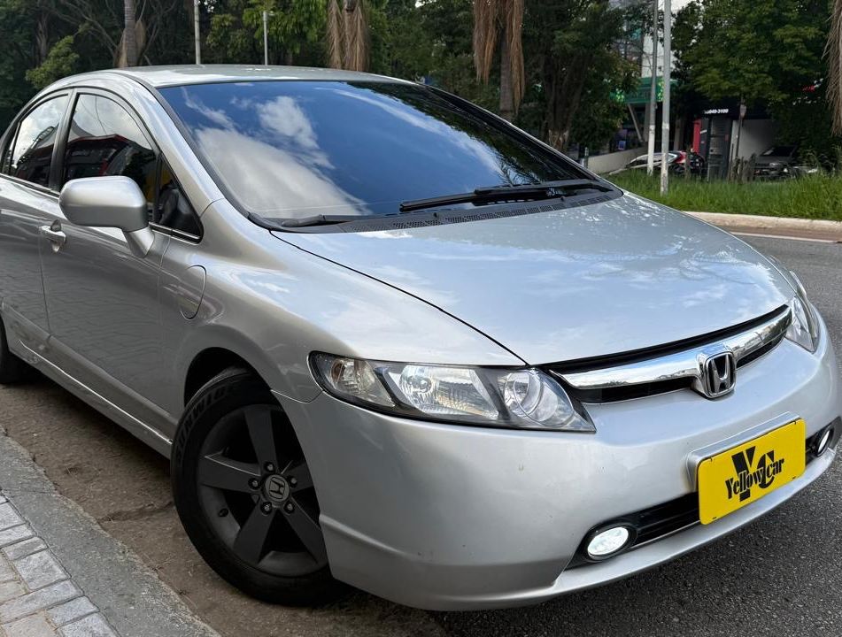 Honda Civic Sedan LXS 1.8/1.8 Flex 16V Aut. 4p