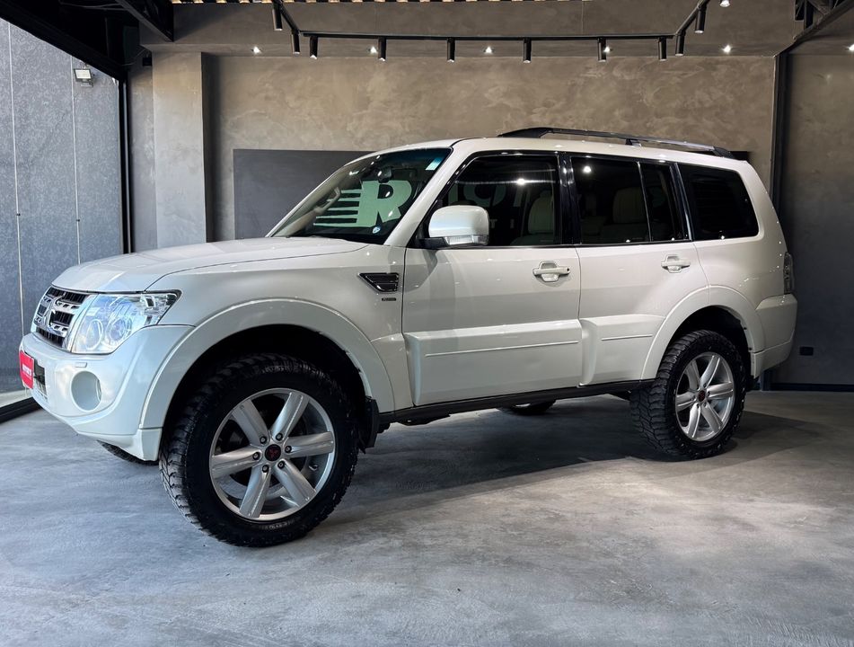 Mitsubishi Pajero HPE Full 3.2 4x4 T.I.Dies. 5p Aut