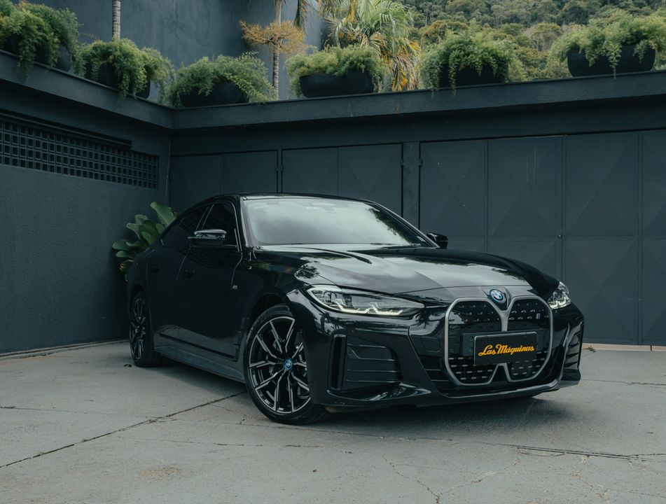 BMW i4 e-Drive 35 M Sport (Elétrico)