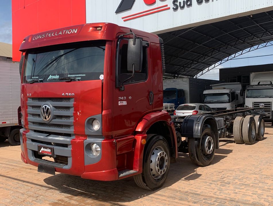 VOLKSWAGEN 24-250 E Constellation 3-Eixos 2p (diese