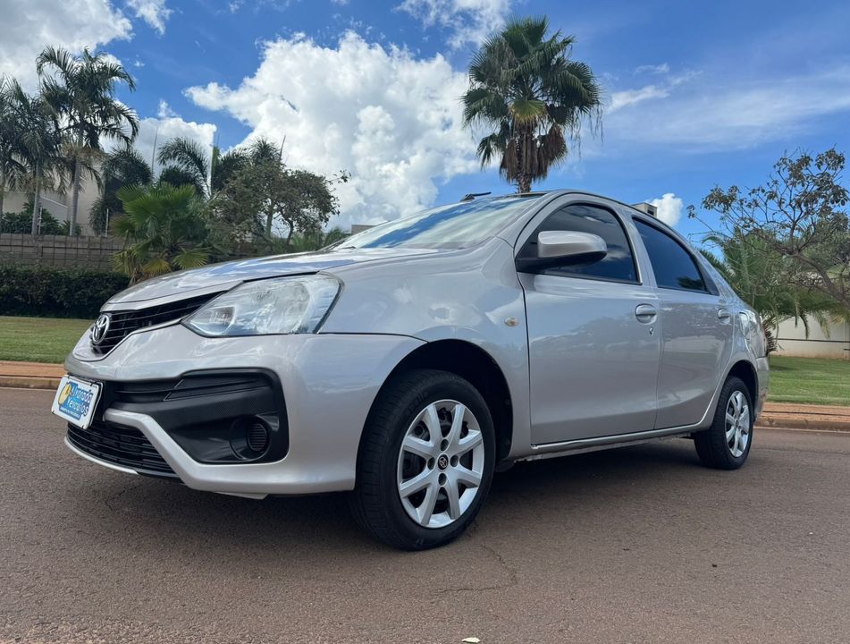 Toyota ETIOS X Sedan 1.5 Flex 16V 4p Mec.