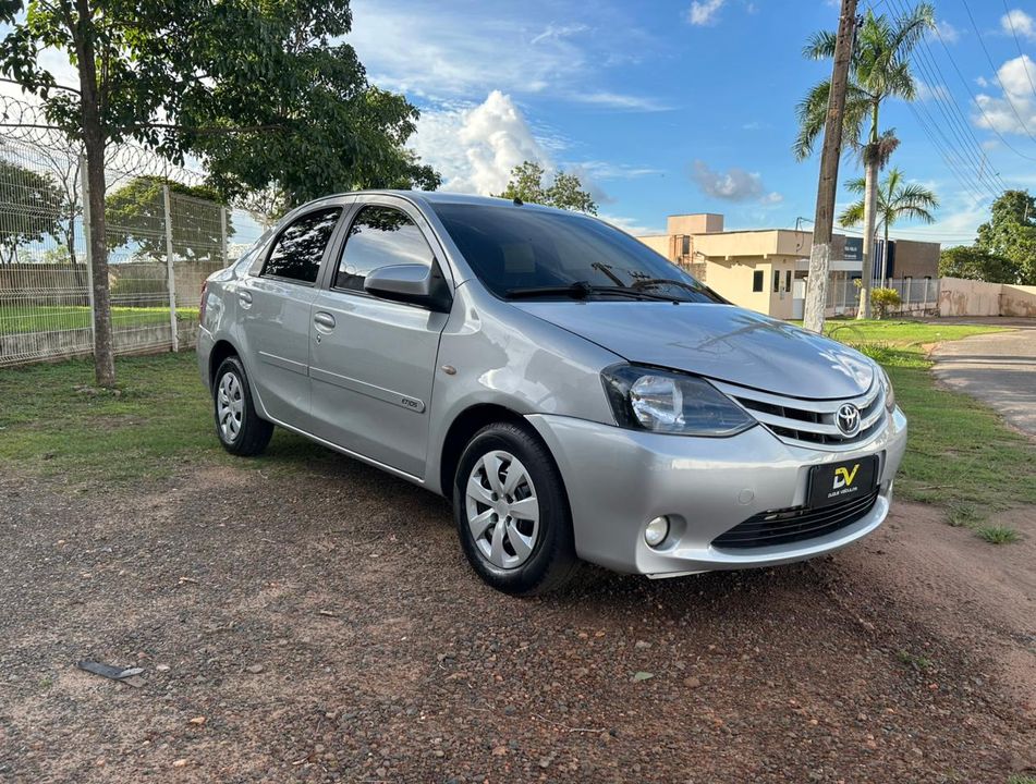 Toyota ETIOS XS Sedan1.5 Flex 16V 4p Mec.