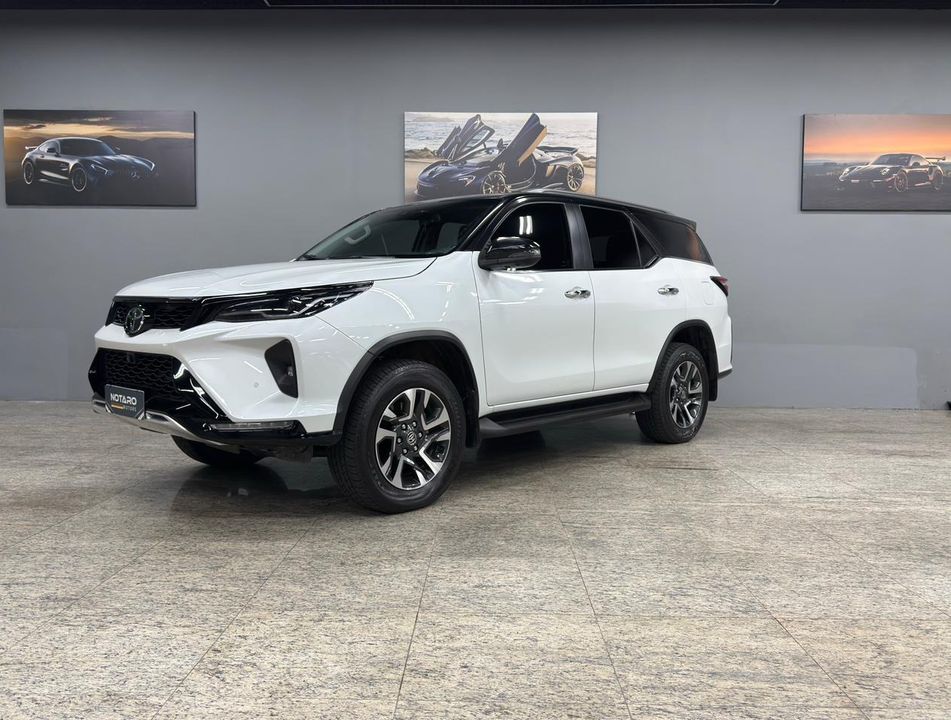 Toyota Hilux SW4 SRX Plat. 4x4 2.8 TB Die. Aut.