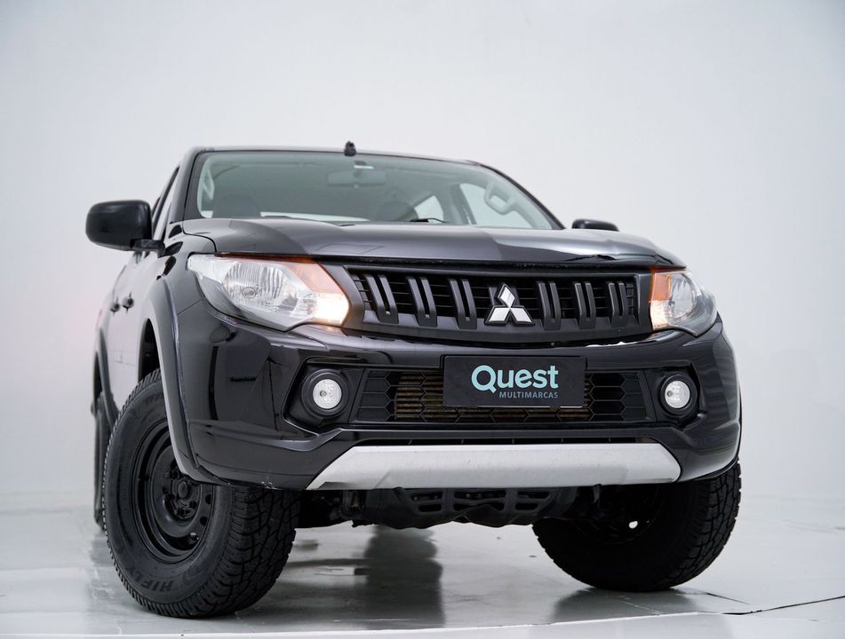 Mitsubishi L200 Tri. Outd. GLX 2.4 CD 4x4 Die. Mec.